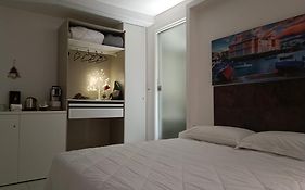 Wal49 Suite